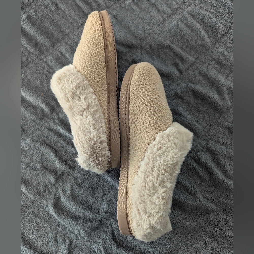 Dearfoam Slippers - Picture 3 of 9